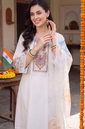 women floral embroidered regular thread work liva kurta with trousers & with dupatta