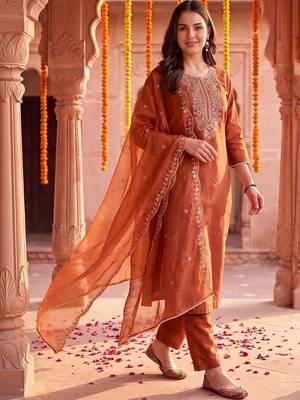 women ethnic motifs embroidered regular thread work liva kurta with trousers & with dupatta 3