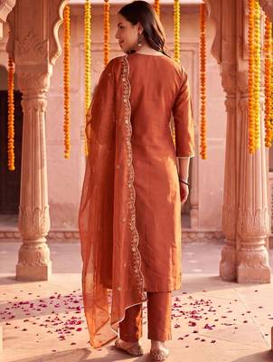 women ethnic motifs embroidered regular thread work liva kurta with trousers & with dupatta 6