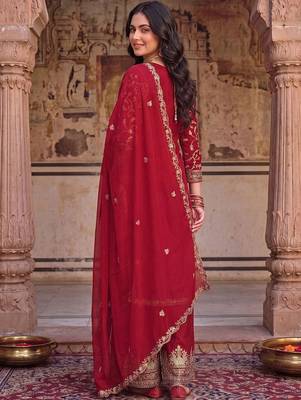 women ethnic motifs embroidered regular kurta with palazzos & with dupatta 3