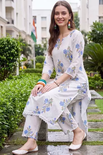 women floral printed regular cotton kurta with trousers