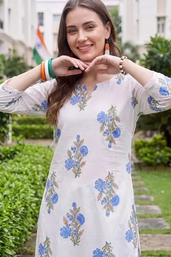 women floral printed regular cotton kurta with trousers