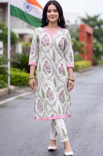 women floral printed regular cotton kurta with trousers