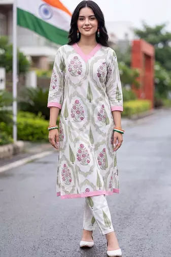 women floral printed regular cotton kurta with trousers
