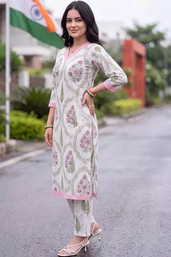 women floral printed regular cotton kurta with trousers