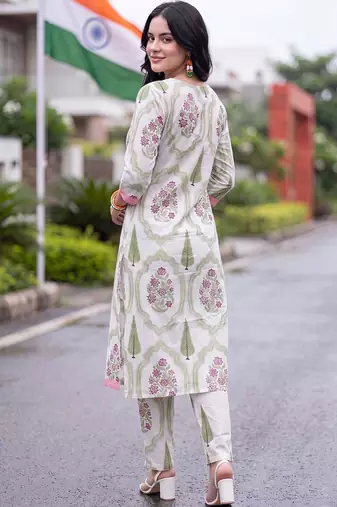 women floral printed regular cotton kurta with trousers