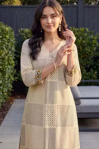 women ethnic motifs printed regular cotton kurta with trousers