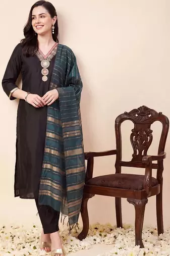 women regular thread work kurta with trousers & with dupatta