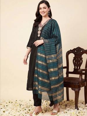 women regular thread work kurta with trousers & with dupatta 6