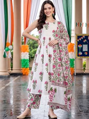 women floral printed regular cotton kurta with trousers & with dupatta 1