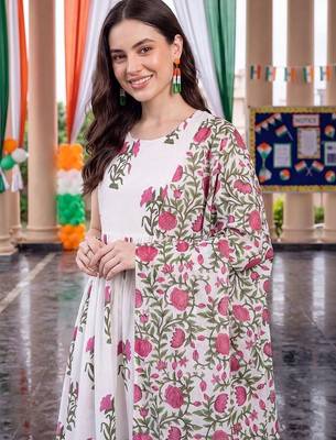 women floral printed regular cotton kurta with trousers & with dupatta 5