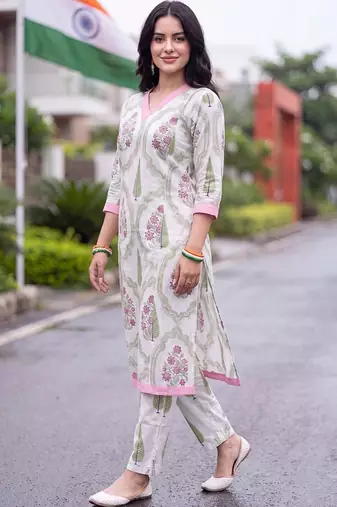 women floral printed regular cotton kurta with trousers