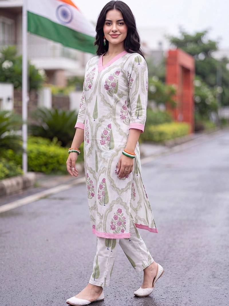 women floral printed regular cotton kurta with trousers