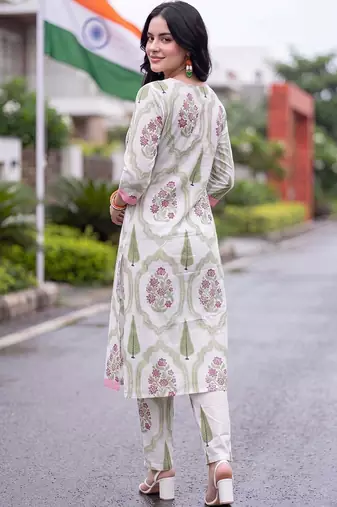 women floral printed regular cotton kurta with trousers