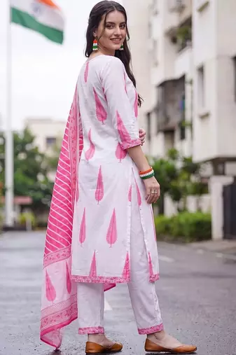 women ethnic motifs printed regular cotton kurta with trousers & with dupatta