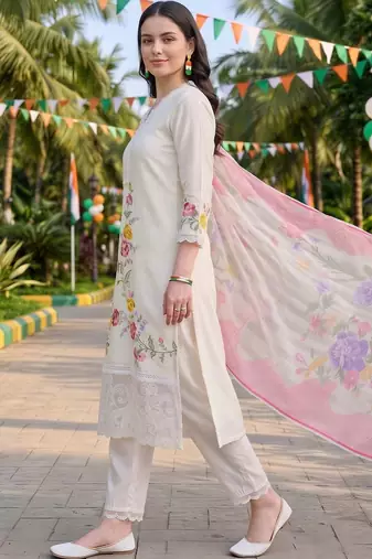 women floral embroidered kurta set with dupatta