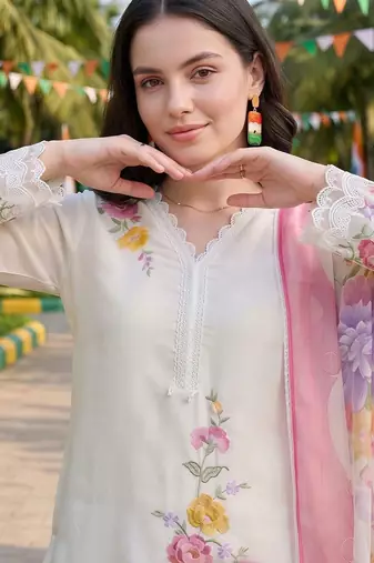 women floral embroidered kurta set with dupatta