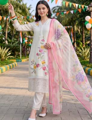women floral embroidered kurta set with dupatta 3