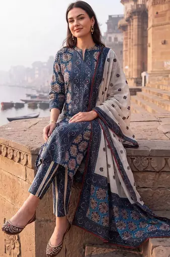 women floral printed regular cotton kurta with trousers & with dupatta