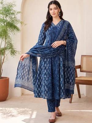 women ethnic motifs printed empire cotton kurta with trousers & with dupatta 5