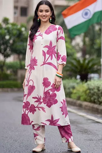 women floral printed regular kurta with trousers