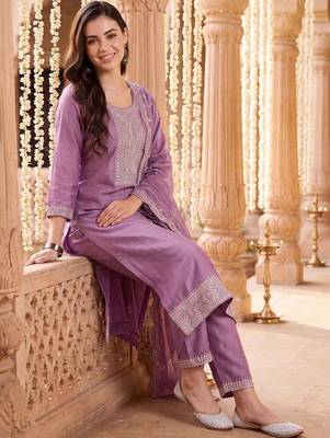 women ethnic motifs embroidered regular thread work kurta with trousers & with dupatta 1