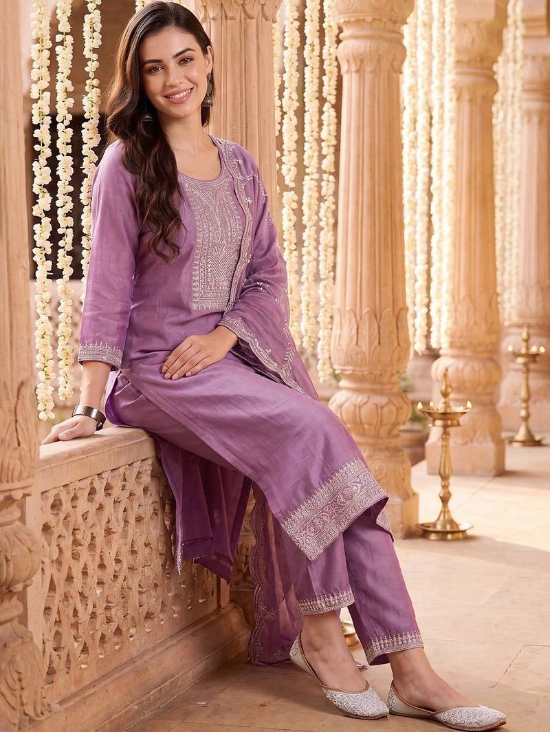 women ethnic motifs embroidered regular thread work kurta with trousers & with dupatta