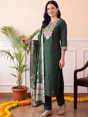 women ethnic motifs embroidered regular thread work liva kurta with trousers & with dupatta 6
