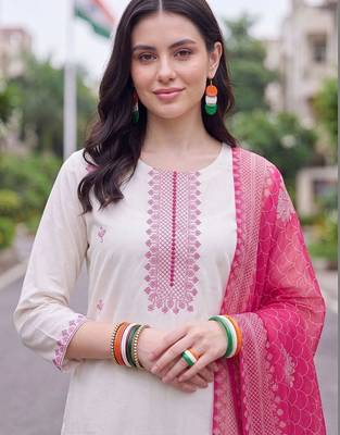 women ethnic motifs embroidered regular thread work cotton kurta with trousers & with dupatta 2
