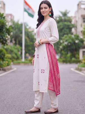 women ethnic motifs embroidered regular thread work cotton kurta with trousers & with dupatta 3