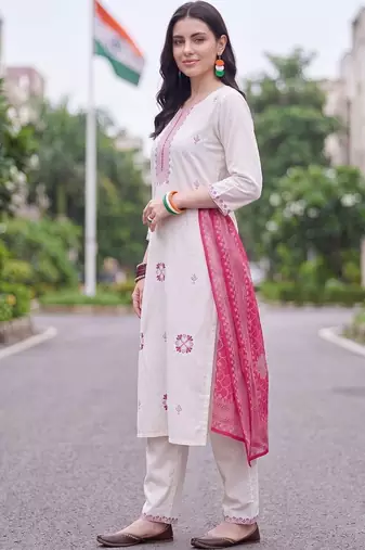 women ethnic motifs embroidered regular thread work cotton kurta with trousers & with dupatta
