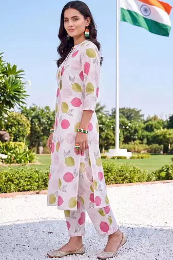 women printed regular cotton kurta with trousers