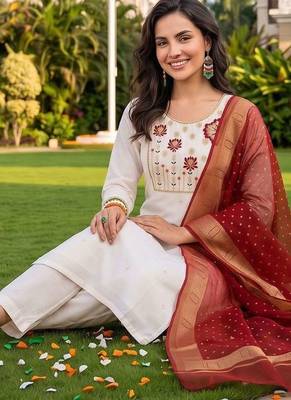 women ethnic motifs embroidered regular thread work kurta with trousers & with dupatta 4