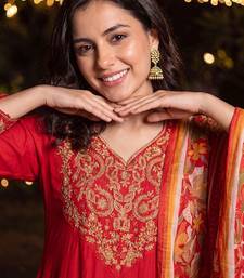 women ethnic motifs regular thread work kurta with trousers & with dupatta