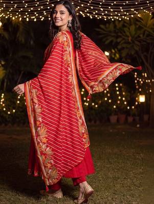 women ethnic motifs regular thread work kurta with trousers & with dupatta 3