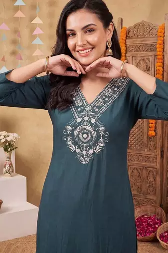 women ethnic motifs embroidered regular thread work kurta with trousers