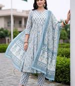 women floral printed empire cotton kurta with trousers & with dupatta