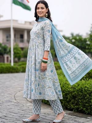 women floral printed empire cotton kurta with trousers & with dupatta 3