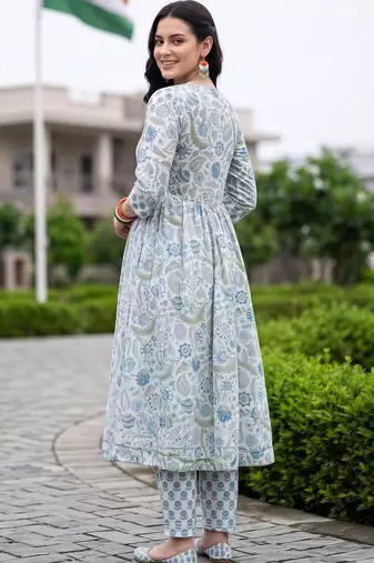 women floral printed empire cotton kurta with trousers & with dupatta