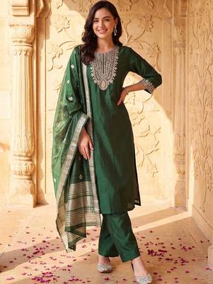 women ethnic motifs embroidered regular thread work liva kurta with trousers & with dupatta 6
