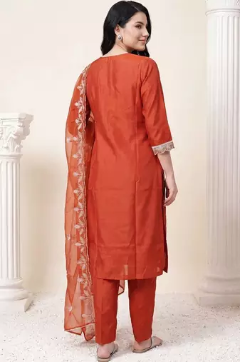 women floral embroidered regular thread work kurta with trousers & with dupatta