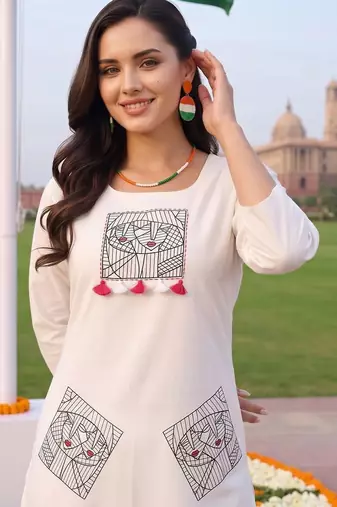 women printed regular cotton kurta with trousers