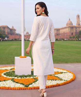 women printed regular cotton kurta with trousers 4