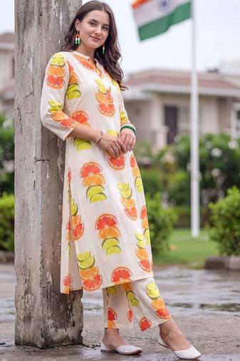 women printed regular cotton kurta with trousers