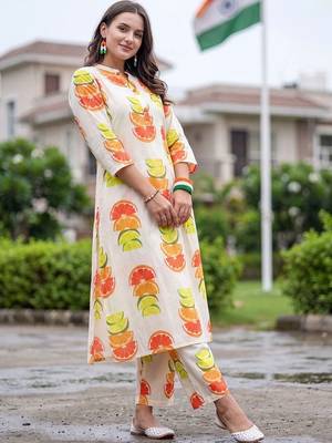 women printed regular cotton kurta with trousers 6