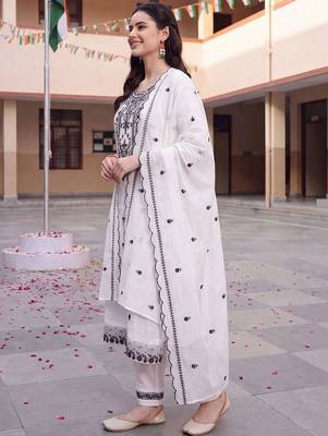 women ethnic motifs embroidered regular thread work cotton kurta with trousers & with dupatta 3