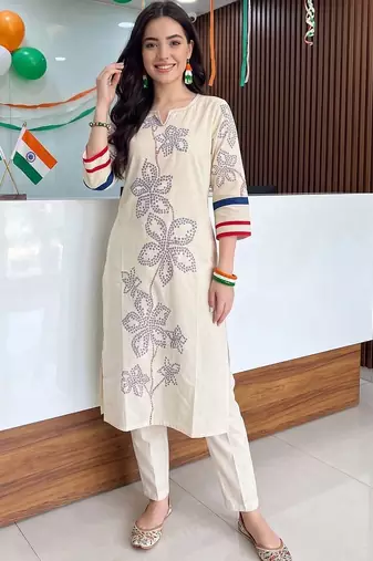 women ethnic motifs printed regular kurta with trousers