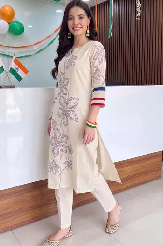 women ethnic motifs printed regular kurta with trousers