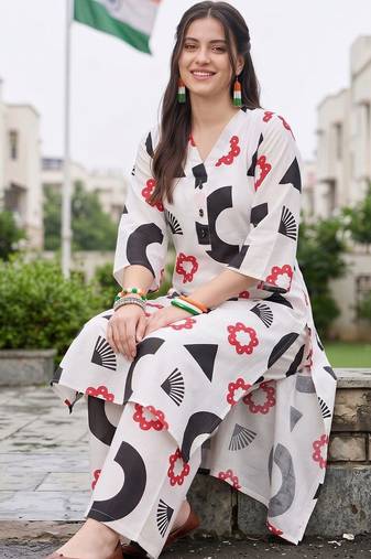 women printed regular cotton kurta with palazzos