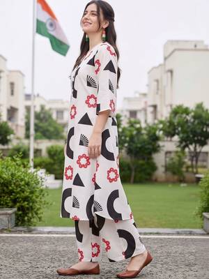 women printed regular cotton kurta with palazzos 4